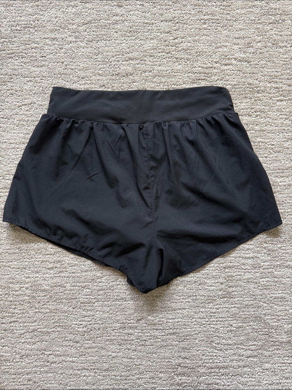 Fabletics Sunchaser Short 3” - Picture 2 of 6